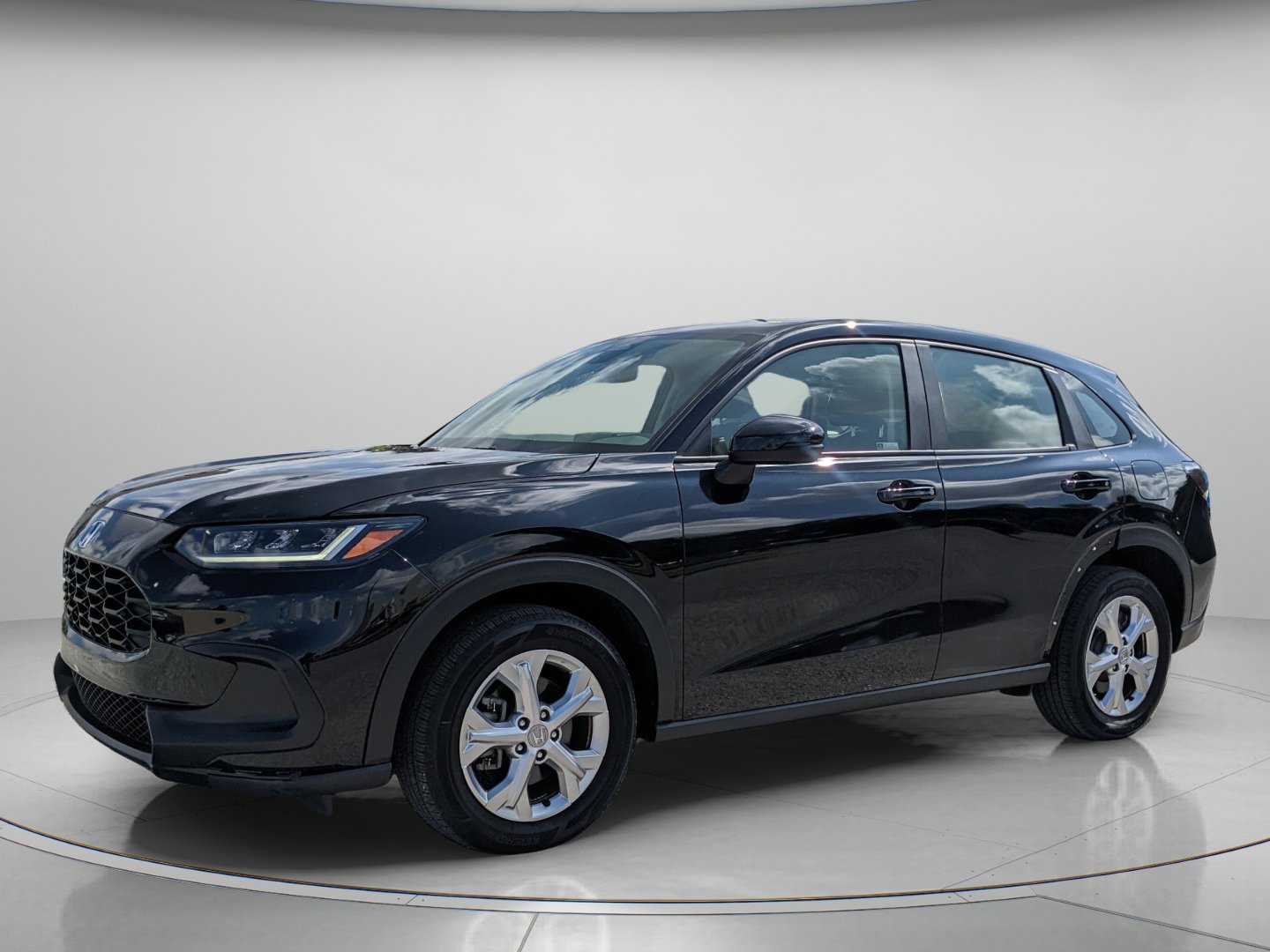 Used 2024 Honda HR-V LX image 2