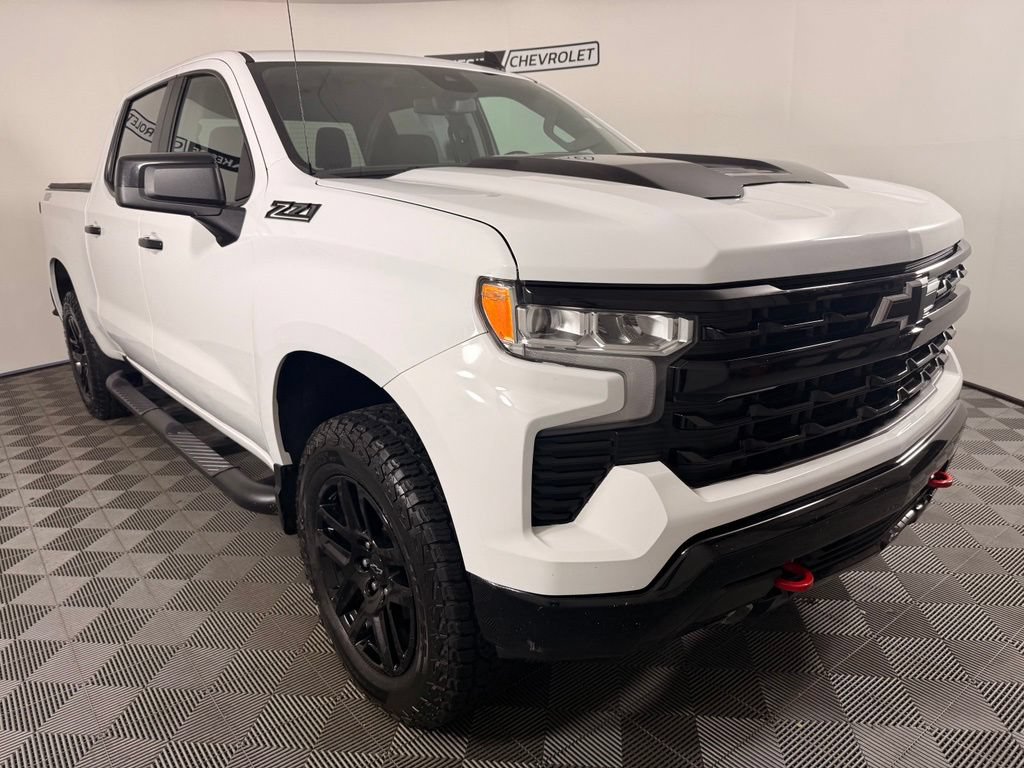 Used 2024 Chevrolet Silverado 1500 LT Trail Boss w/ Protection Package AWD/4WD image 8