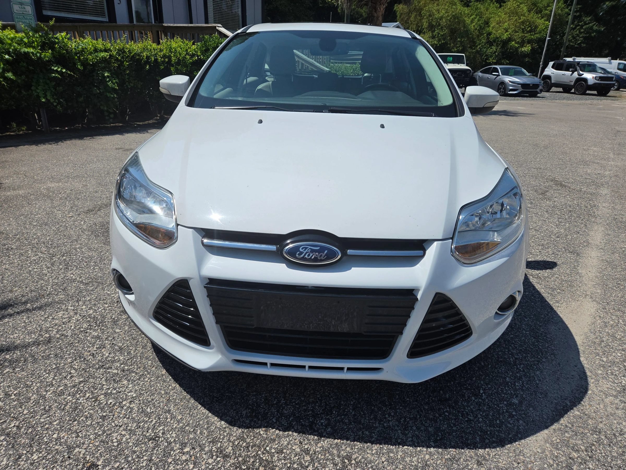 Used 2012 Ford Focus SEL FWD image 2