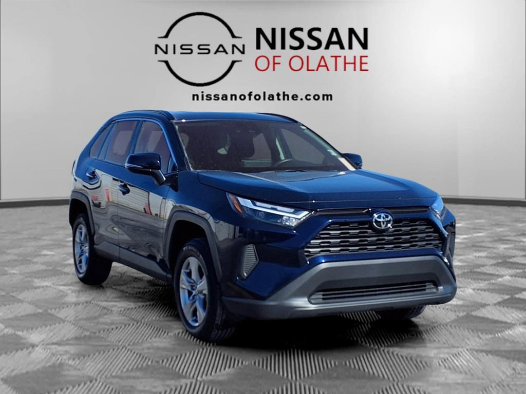 Used 2025 Toyota RAV4 XLE AWD/4WD image 30