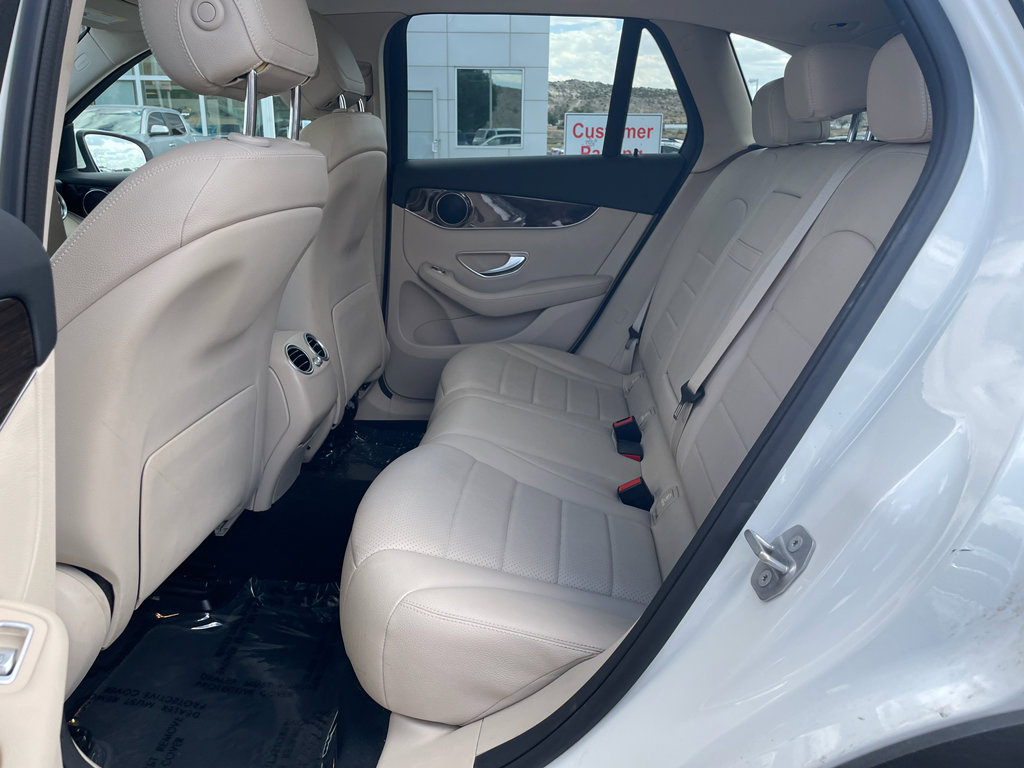 Used 2021 Mercedes-Benz GLC 300 4MATIC image 18