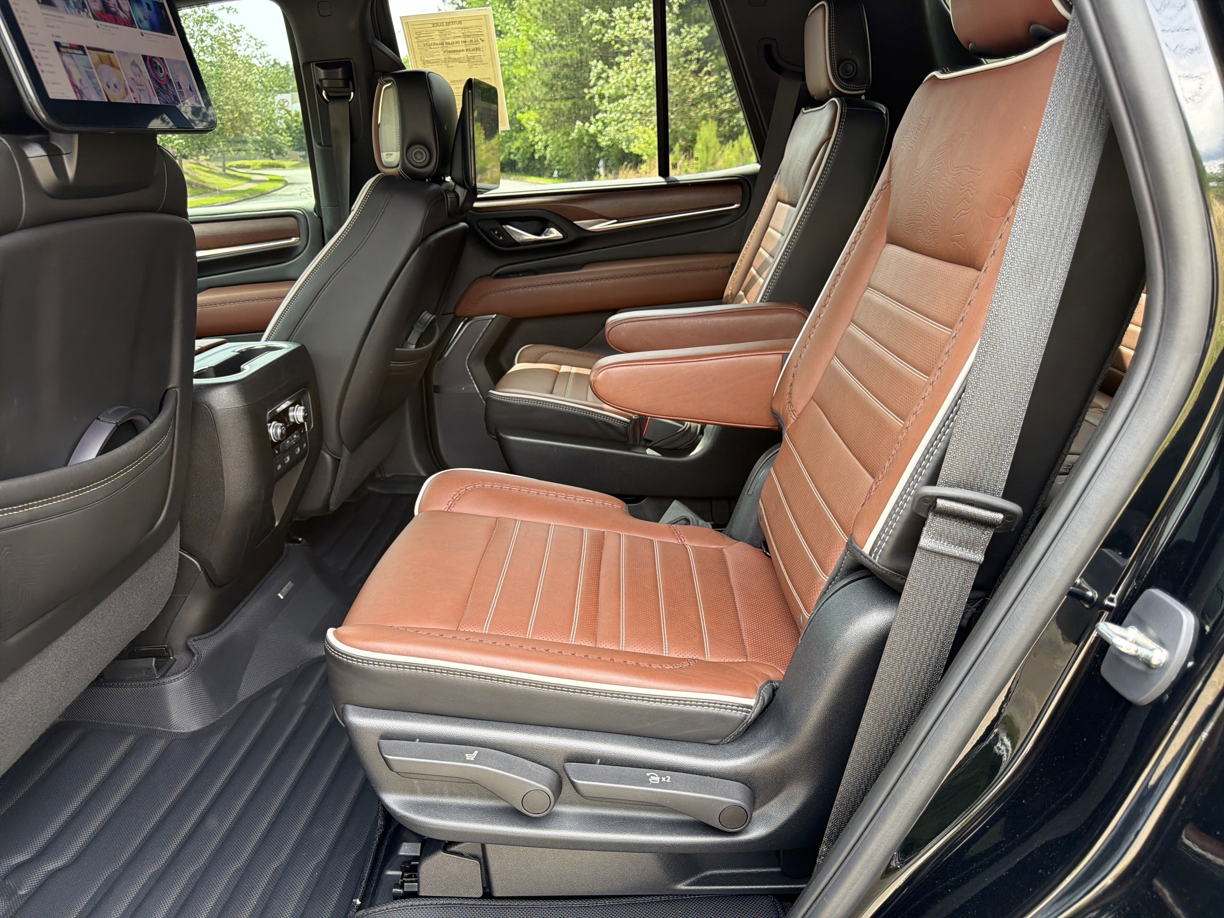 Used 2023 GMC Yukon Denali Ultimate AWD/4WD image 23