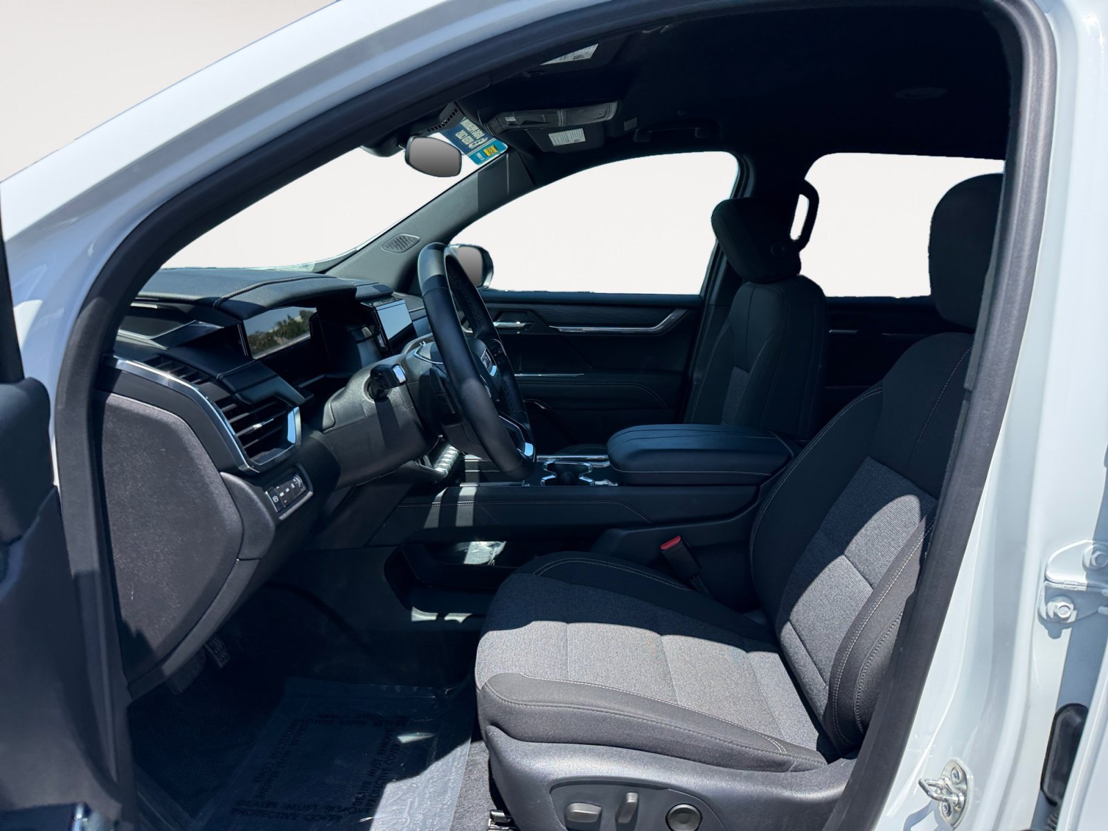 Used 2025 GMC Acadia Elevation AWD/4WD image 10