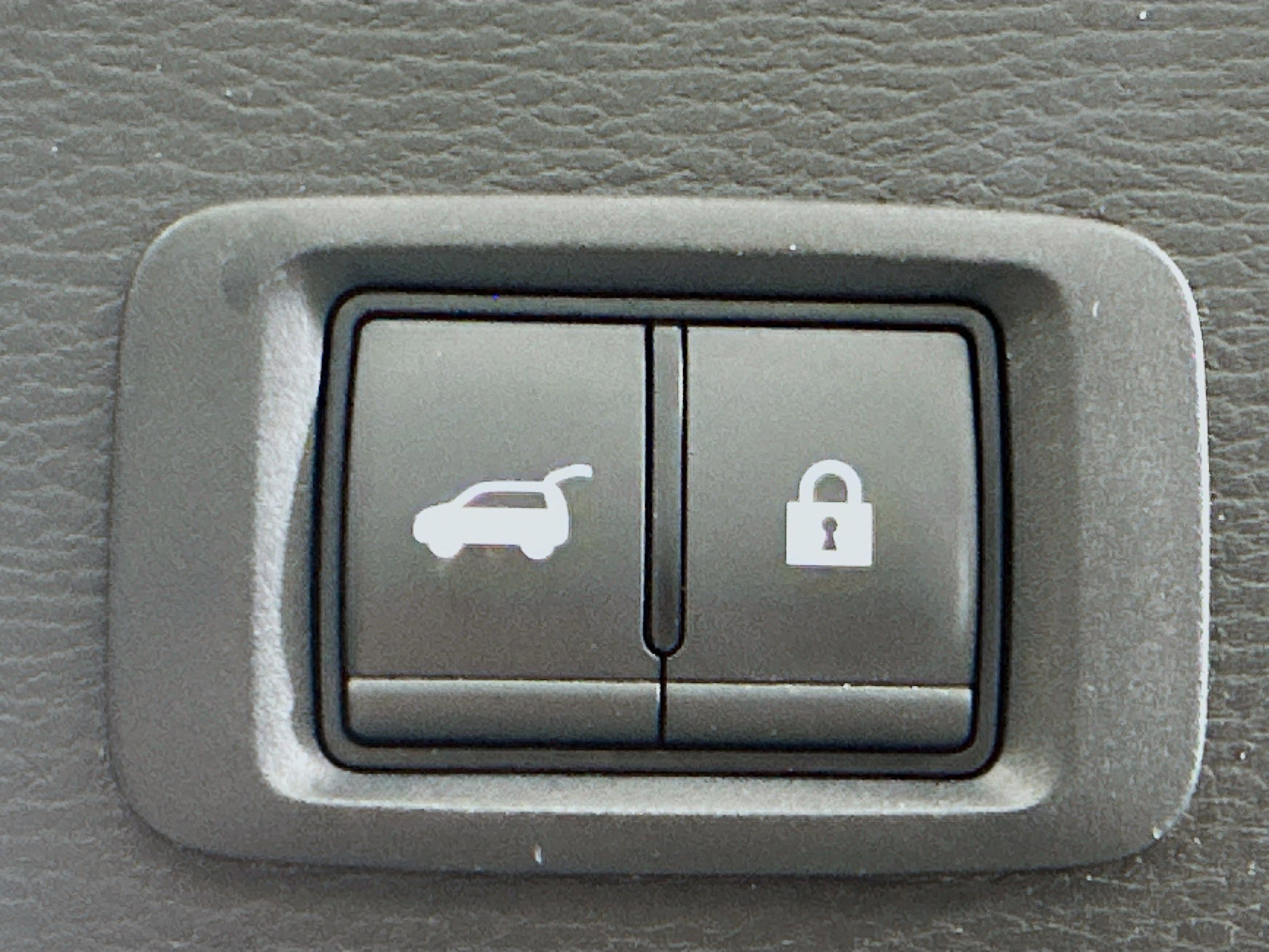 Used 2025 Mitsubishi Outlander SE image 31