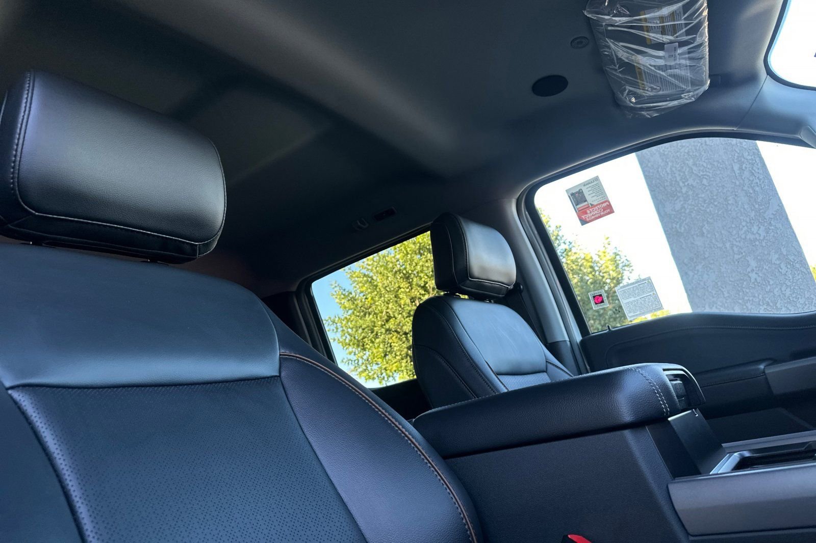 New 2026 Ford F250 Lariat w/ Black Appearance Package image 16