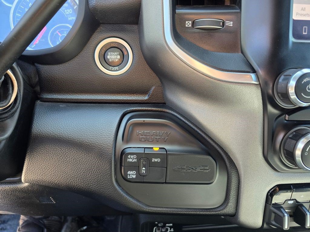 Used 2024 RAM 3500 Big Horn AWD/4WD image 27