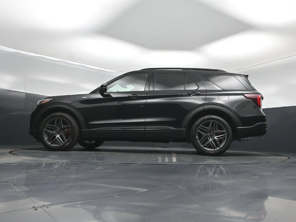 Certified 2026 Ford Explorer ST-Line w/ ST-Line Street Pack AWD/4WD image 7