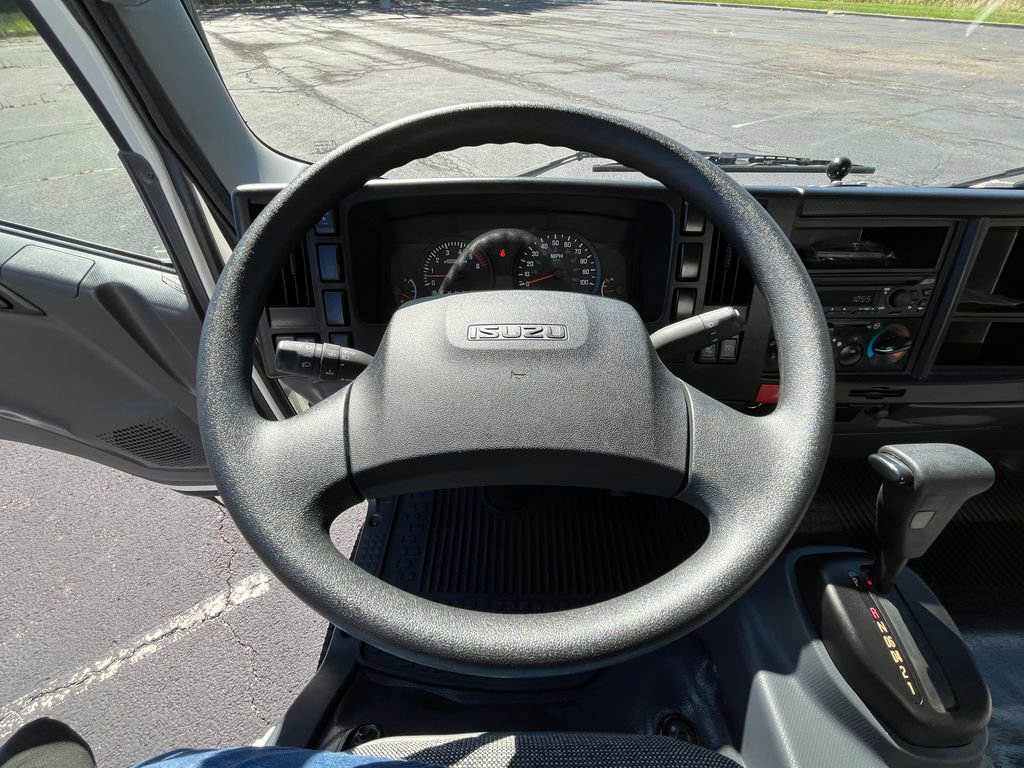 Used 2024 Isuzu NPR image 20