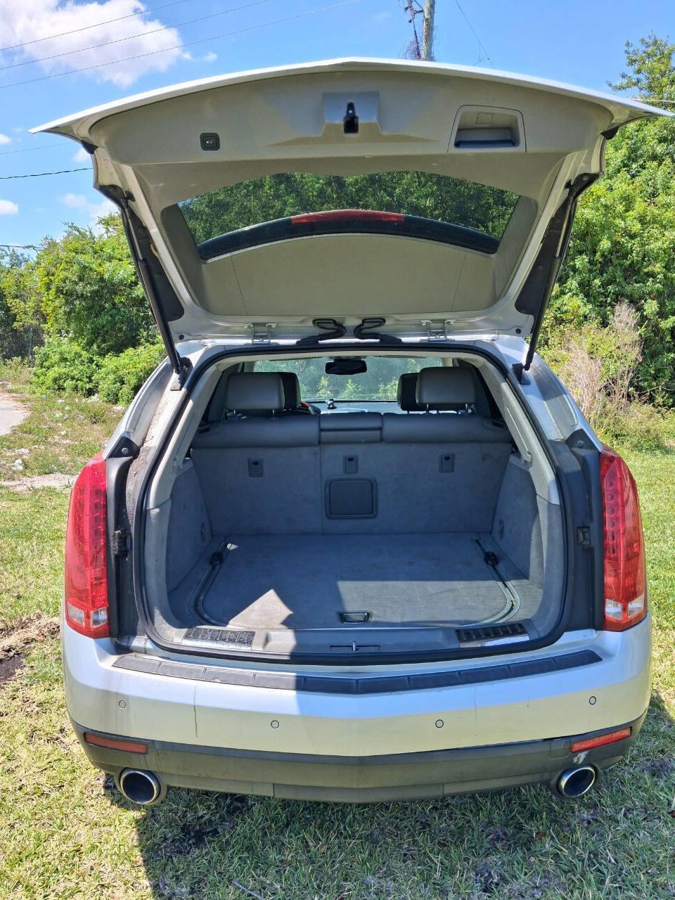 Used 2011 Cadillac SRX Luxury FWD image 17