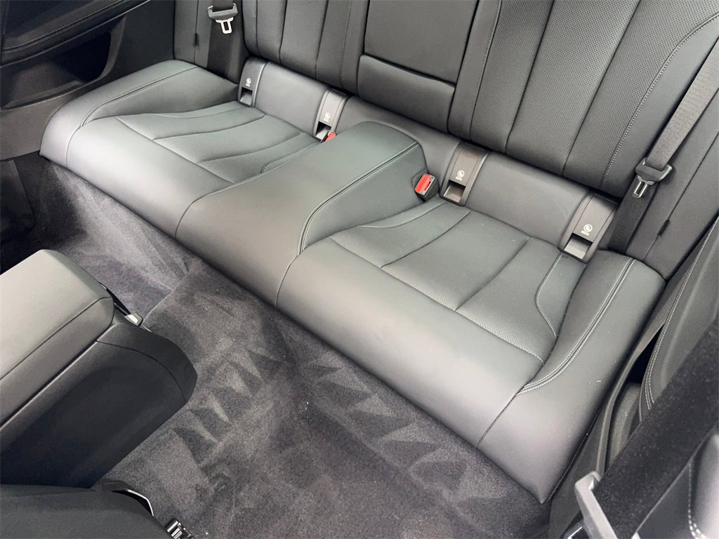 Used 2023 BMW 430i Coupe w/ Convenience Package image 33