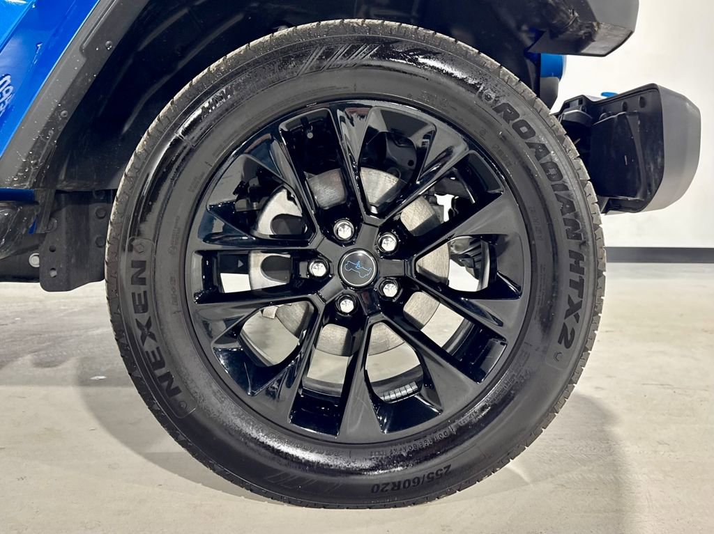 Used 2024 Jeep Wrangler Unlimited Sahara w/ Technology Group image 33