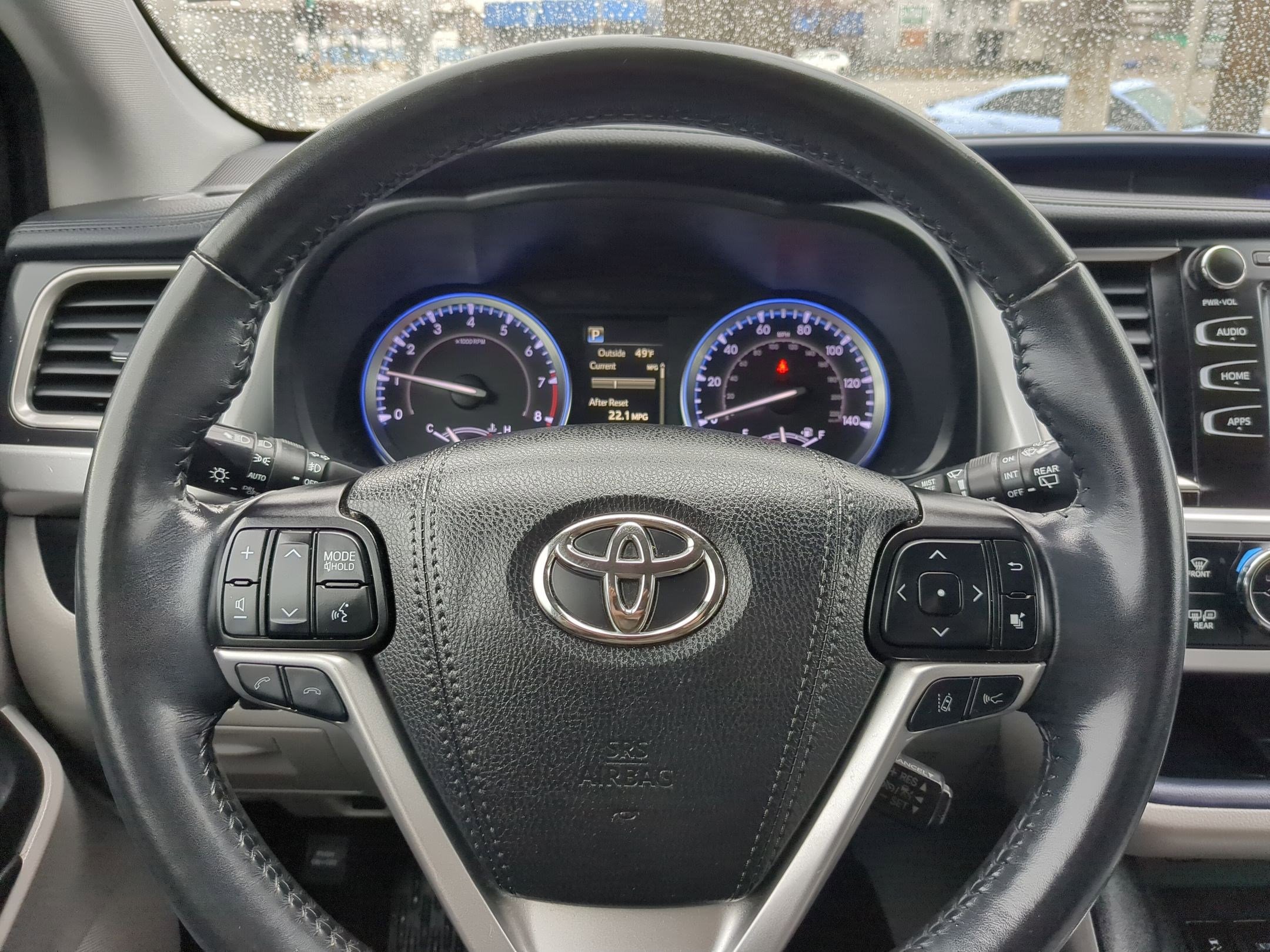 Used 2019 Toyota Highlander SE image 18