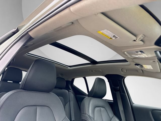 Certified 2024 Volvo XC40 B5 Core AWD/4WD image 19