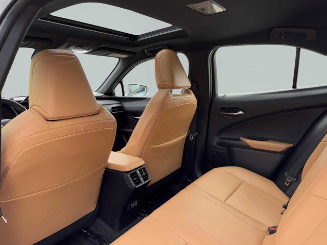 Used 2023 Lexus UX 250h FWD w/ Premium Package image 33