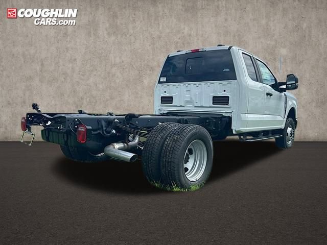 New 2025 Ford F350 XL w/ XL Chrome Package image 8