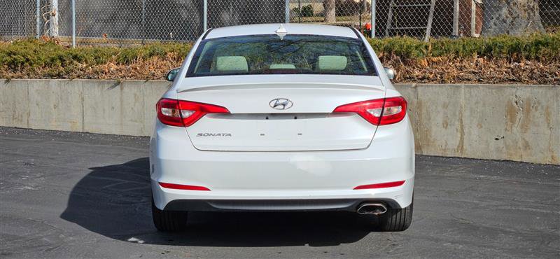 Used 2015 Hyundai Sonata SE w/ Option Group 02 image 4