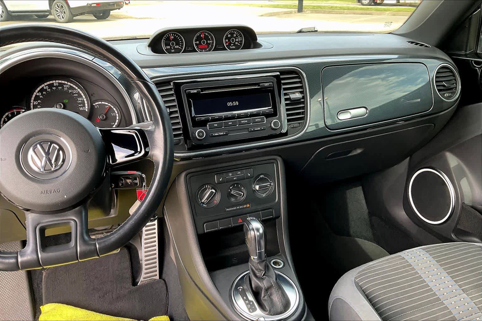 Used 2013 Volkswagen Beetle 2.0T FWD image 7