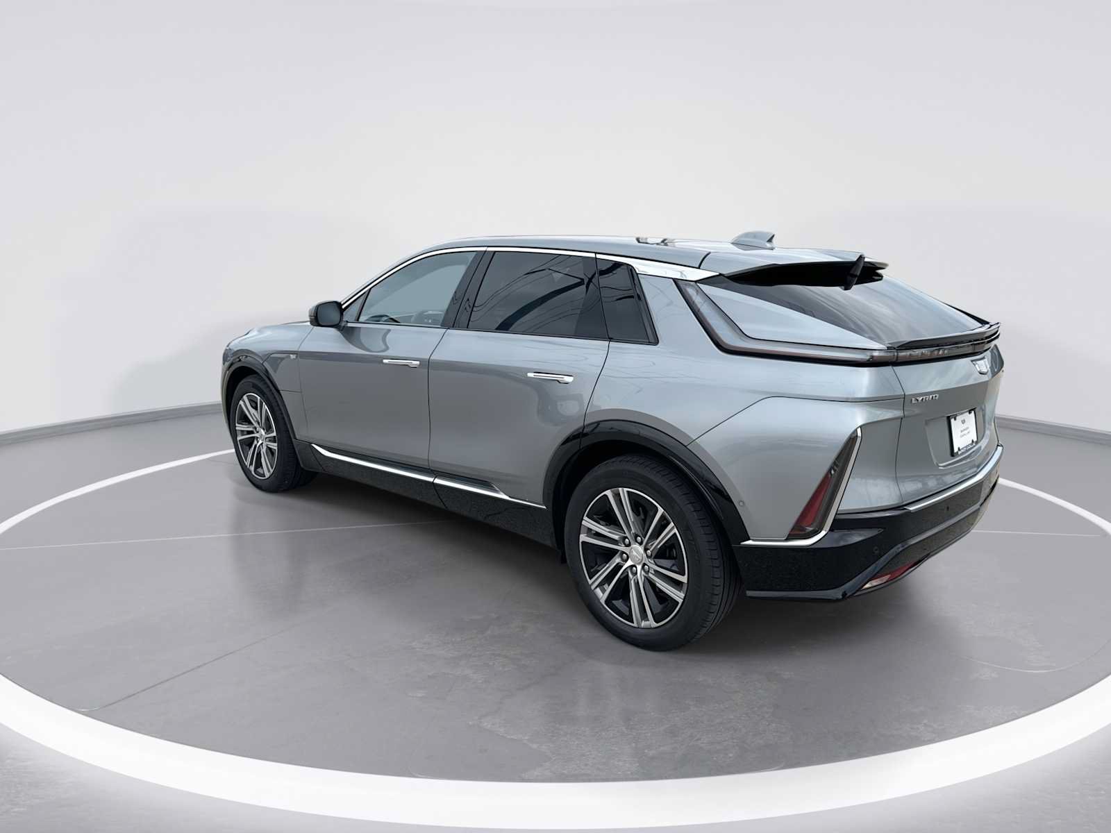 Certified 2024 Cadillac Lyriq Luxury AWD/4WD image 7