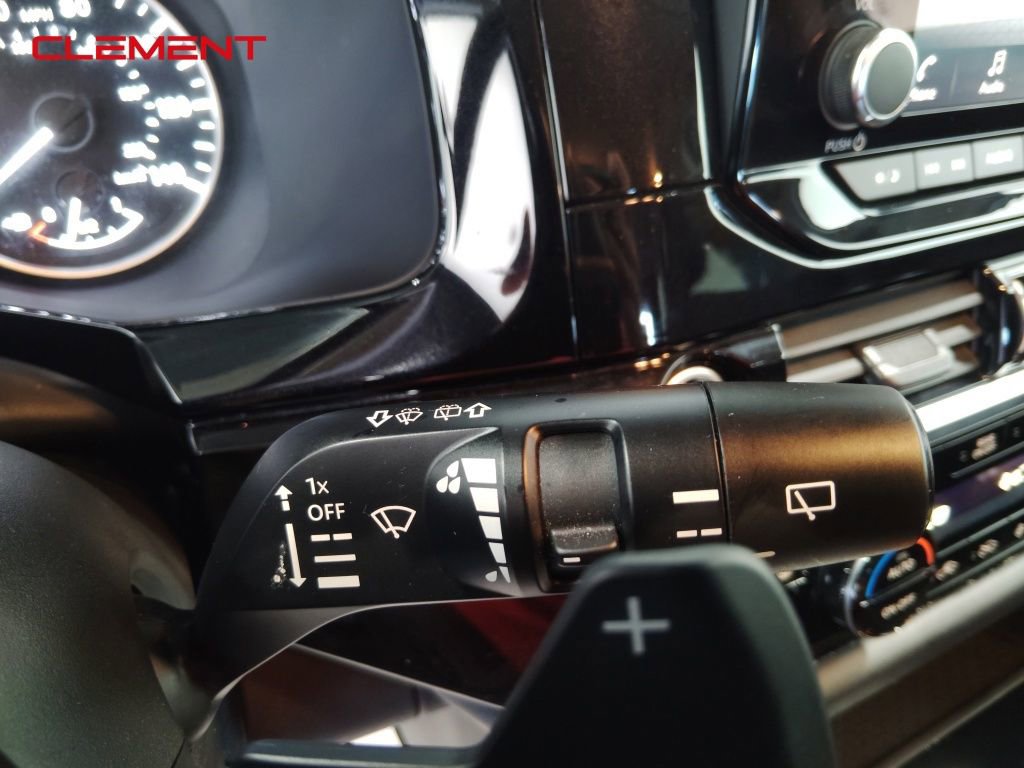 Used 2022 Nissan Pathfinder SV image 14