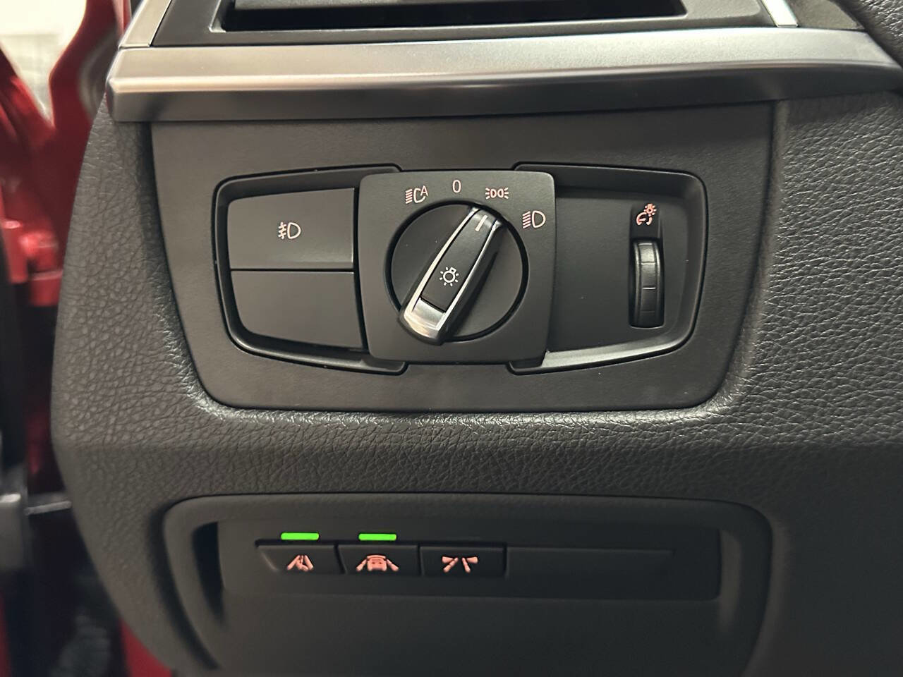 Used 2018 BMW 330i xDrive 330i xDrive AWD 4dr Sedan image 25