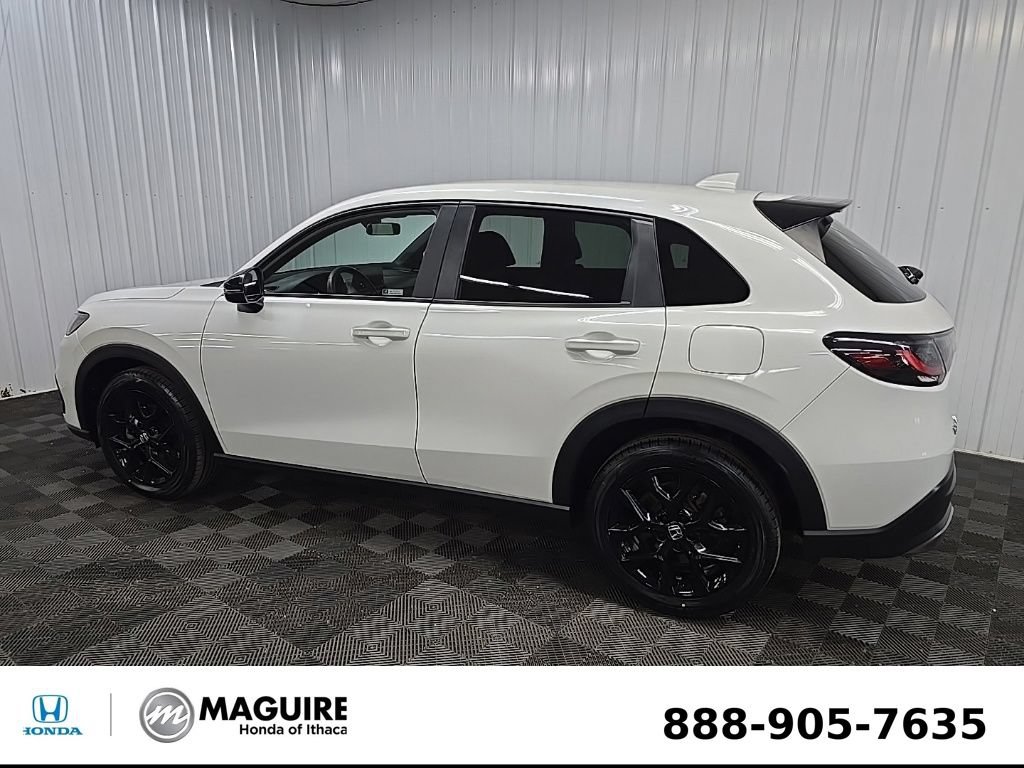 Used 2024 Honda HR-V Sport image 4