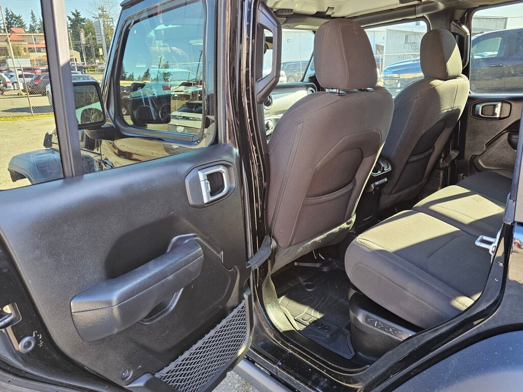 Used 2023 Jeep Wrangler Unlimited w/ Cold Weather Group image 14