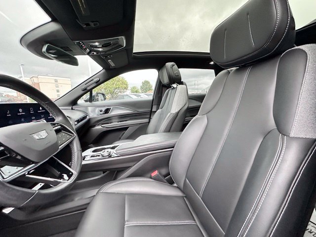 Used 2024 Cadillac Lyriq Tech w/ Driver Assist Package AWD/4WD image 30