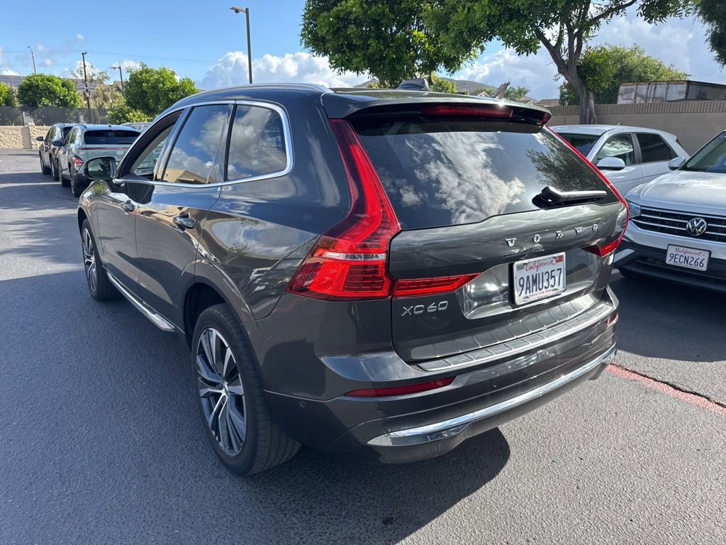 Used 2022 Volvo XC60 T8 Inscription Expression w/ Advanced Package image 2