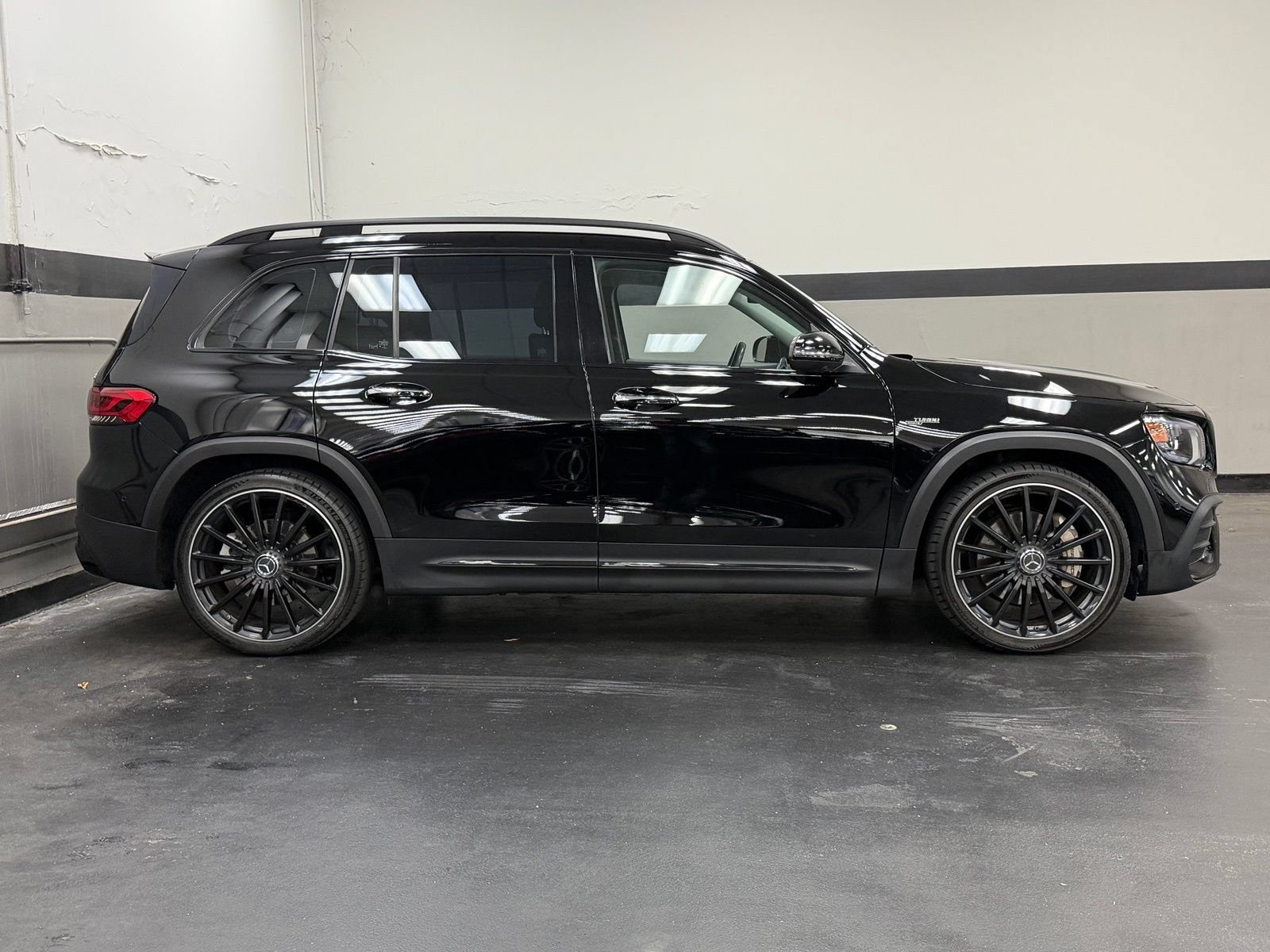 Certified 2022 Mercedes-Benz GLB 35 AMG 4MATIC image 3