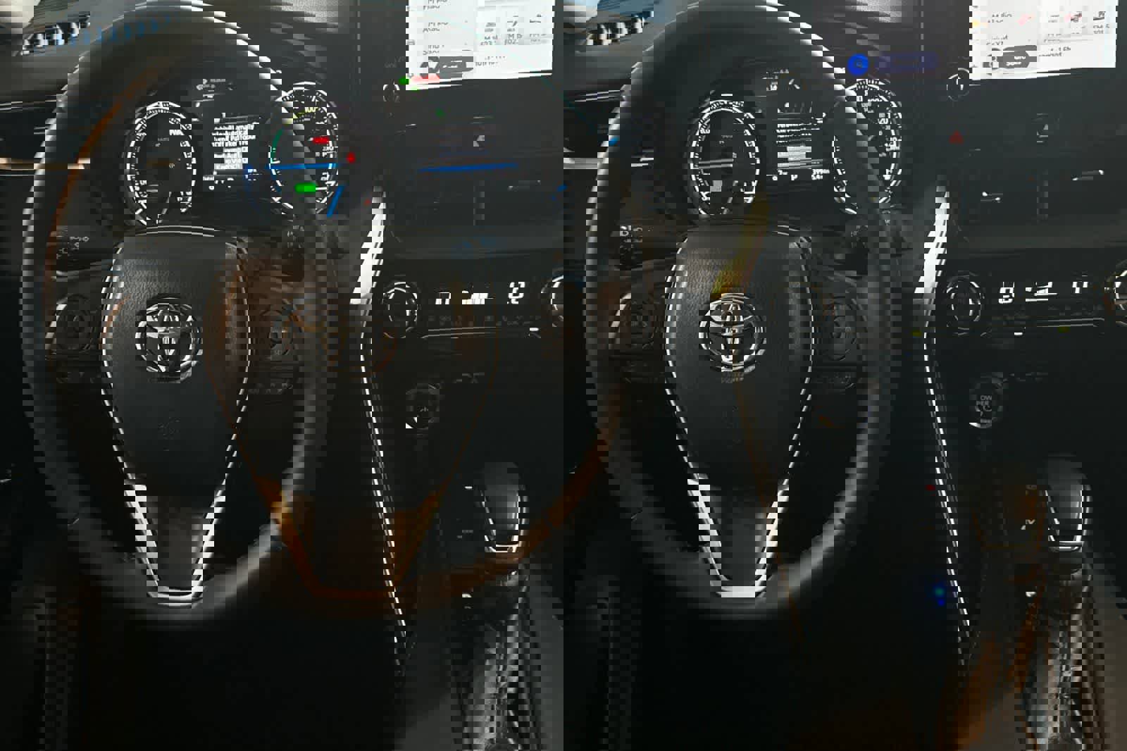 Used 2024 Toyota Venza LE image 16