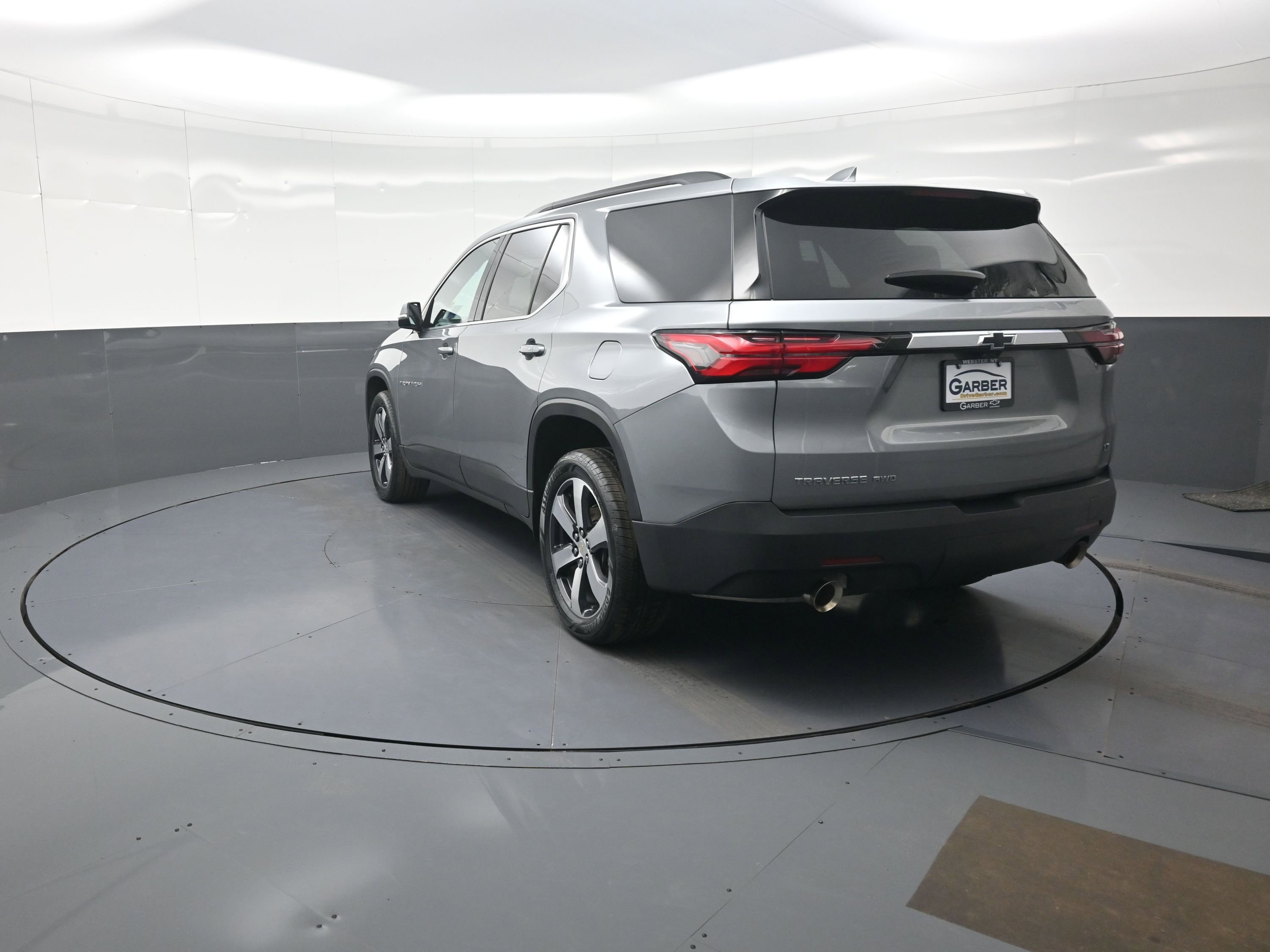 Used 2023 Chevrolet Traverse LT w/ LT Premium Package image 5