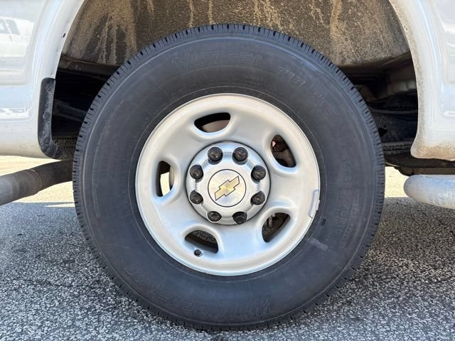 Used 2024 Chevrolet Express 2500 w/ Driver Convenience Package RWD image 17