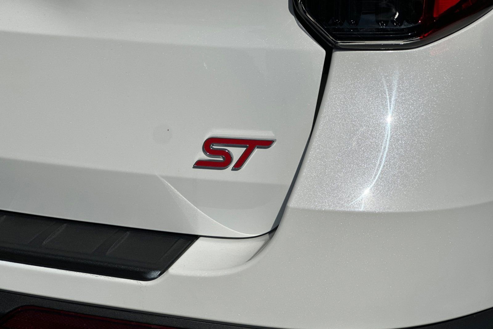 Used 2025 Ford Explorer ST image 28