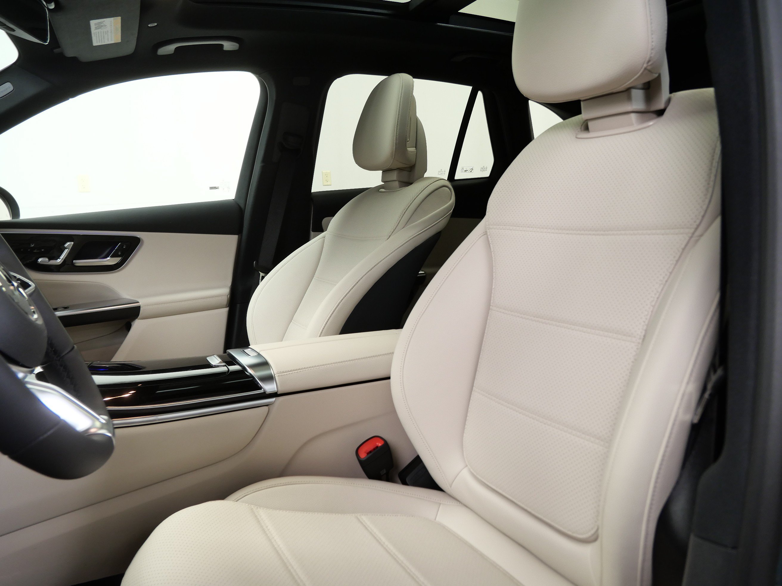 New 2026 Mercedes-Benz GLC 300 4MATIC image 8