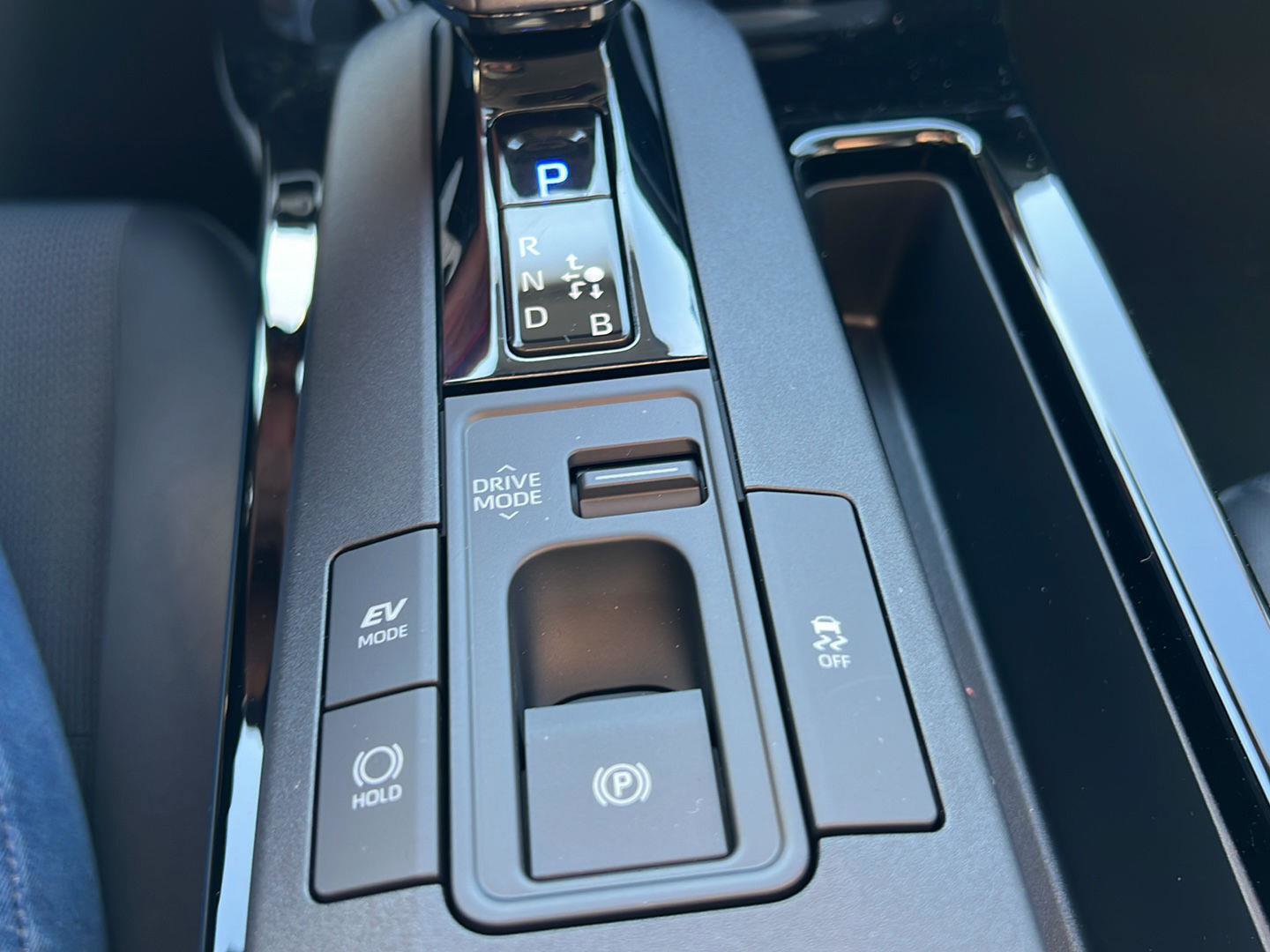 New 2026 Toyota Prius LE image 19