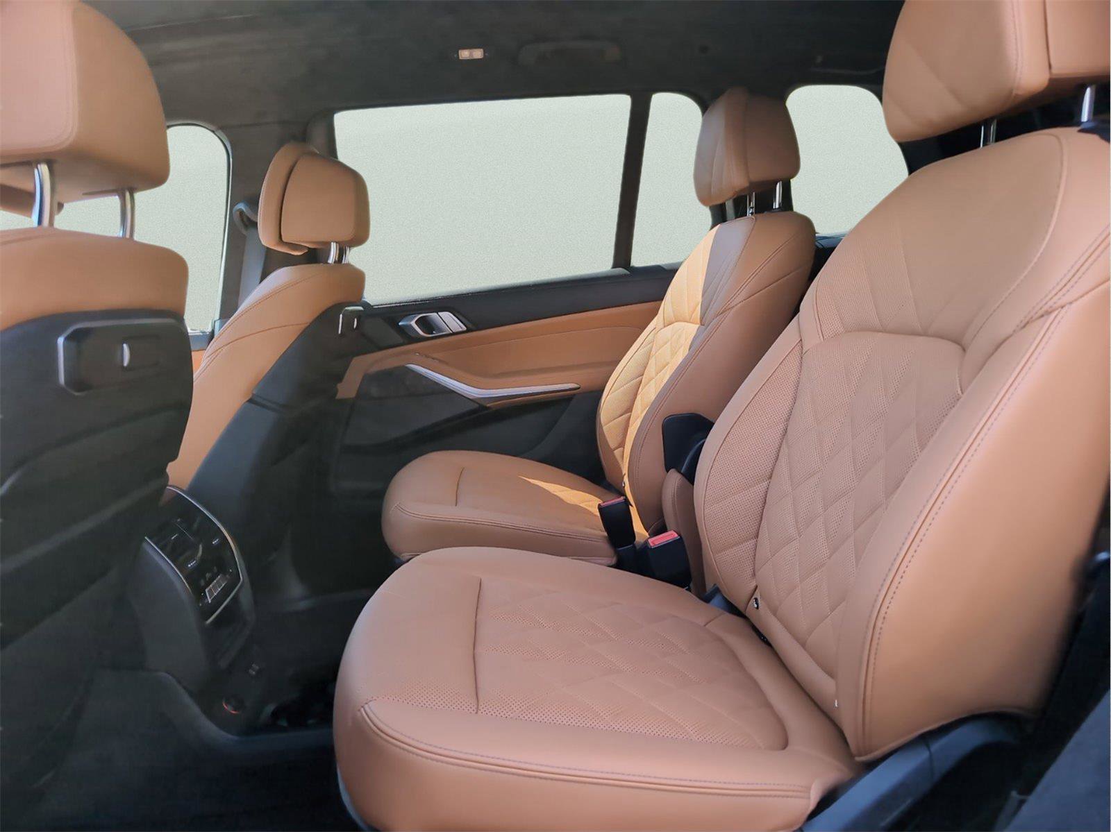 Used 2025 BMW X7 xDrive40i w/ Executive Package image 34