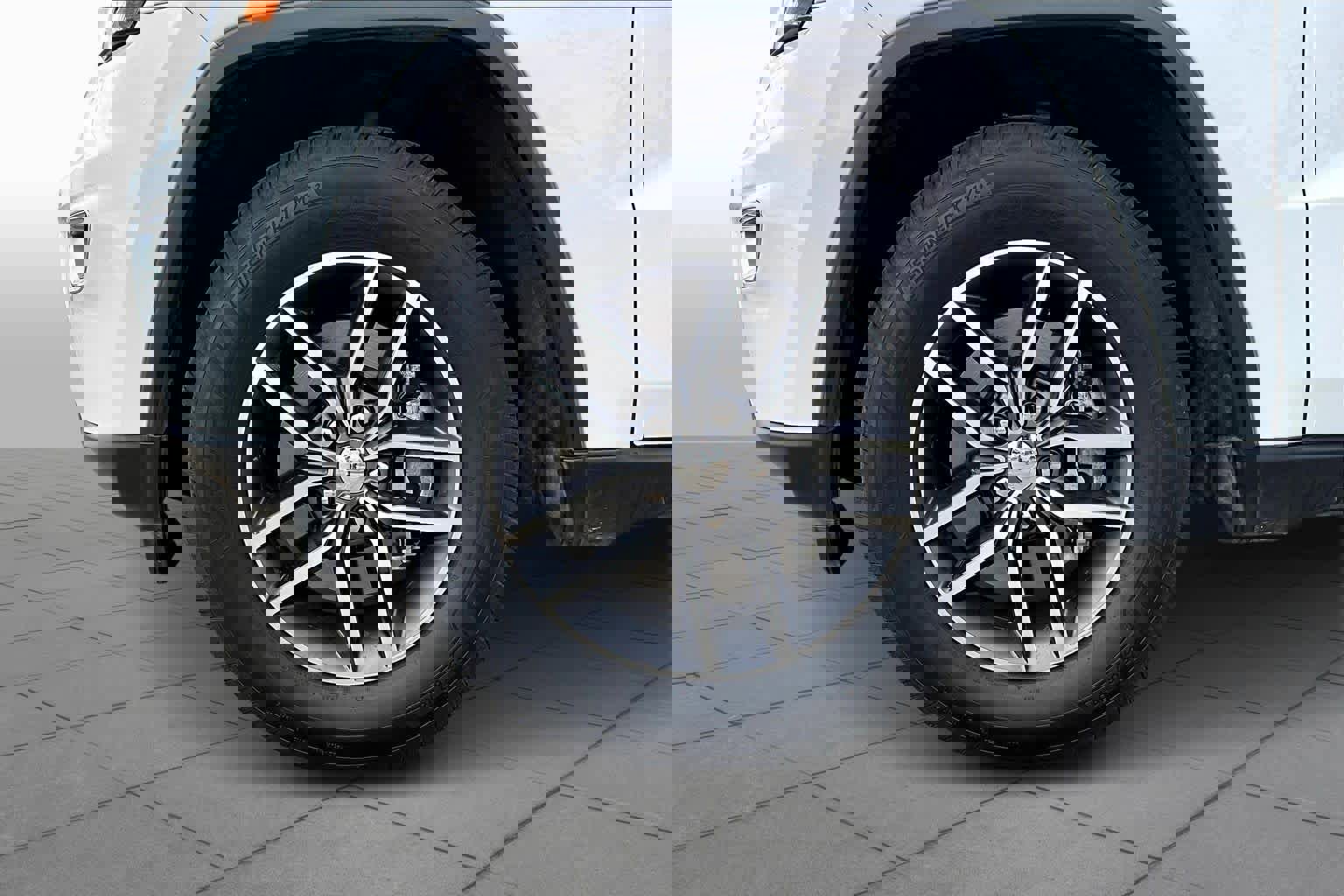 Used 2021 Jeep Grand Cherokee Limited w/ Trailer Tow Group IV image 10