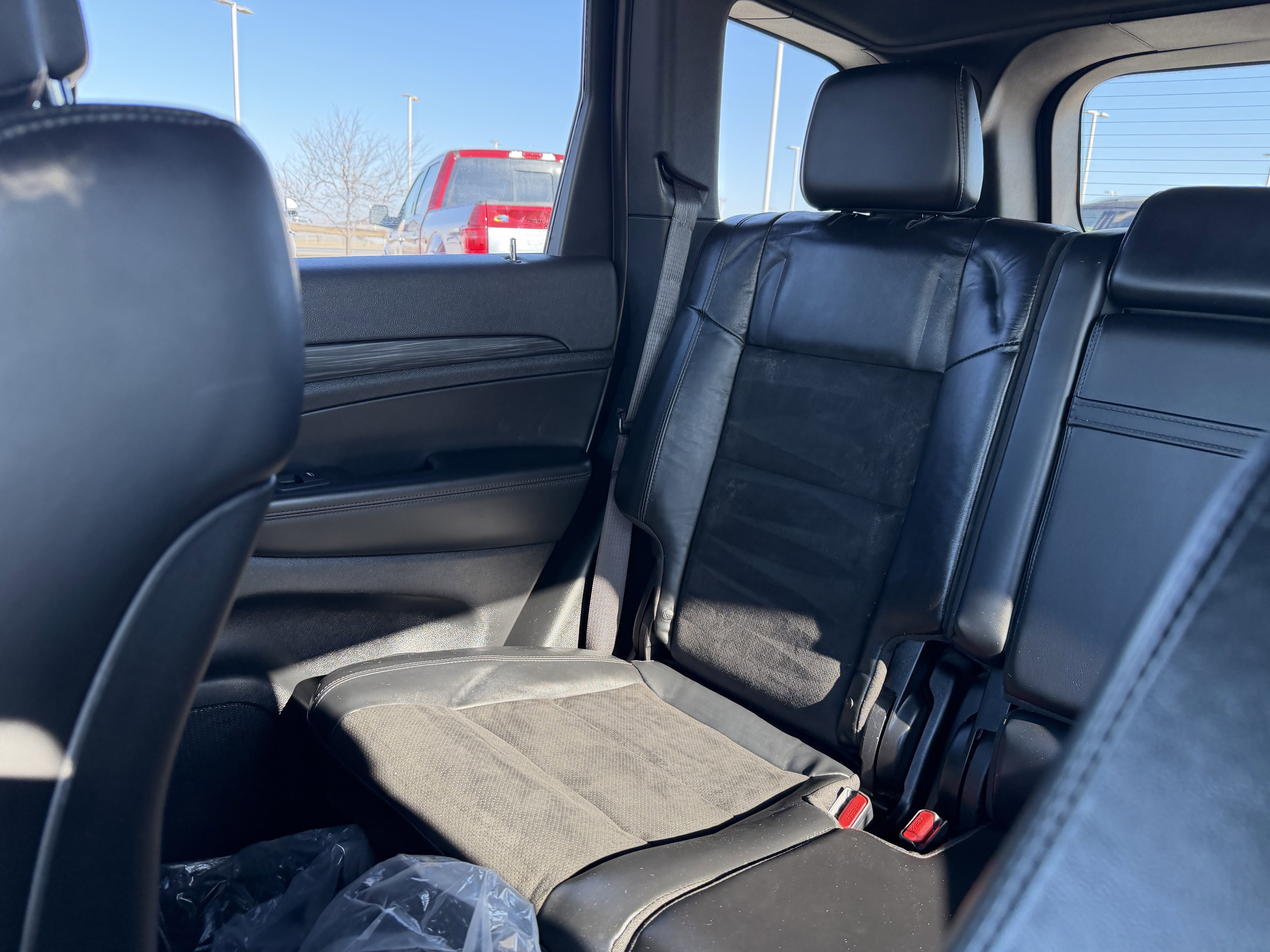 Used 2022 Jeep Grand Cherokee Laredo X image 12