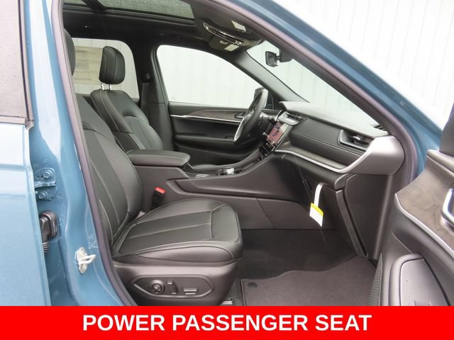 New 2026 Jeep Grand Cherokee L Limited w/ Limited Altitude Package AWD/4WD image 25