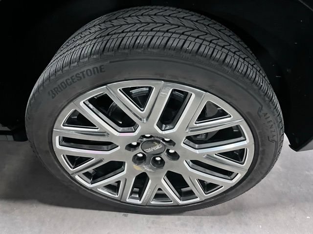 Used 2025 GMC Yukon Denali Ultimate w/ LPO, Floor Liner Package AWD/4WD image 10