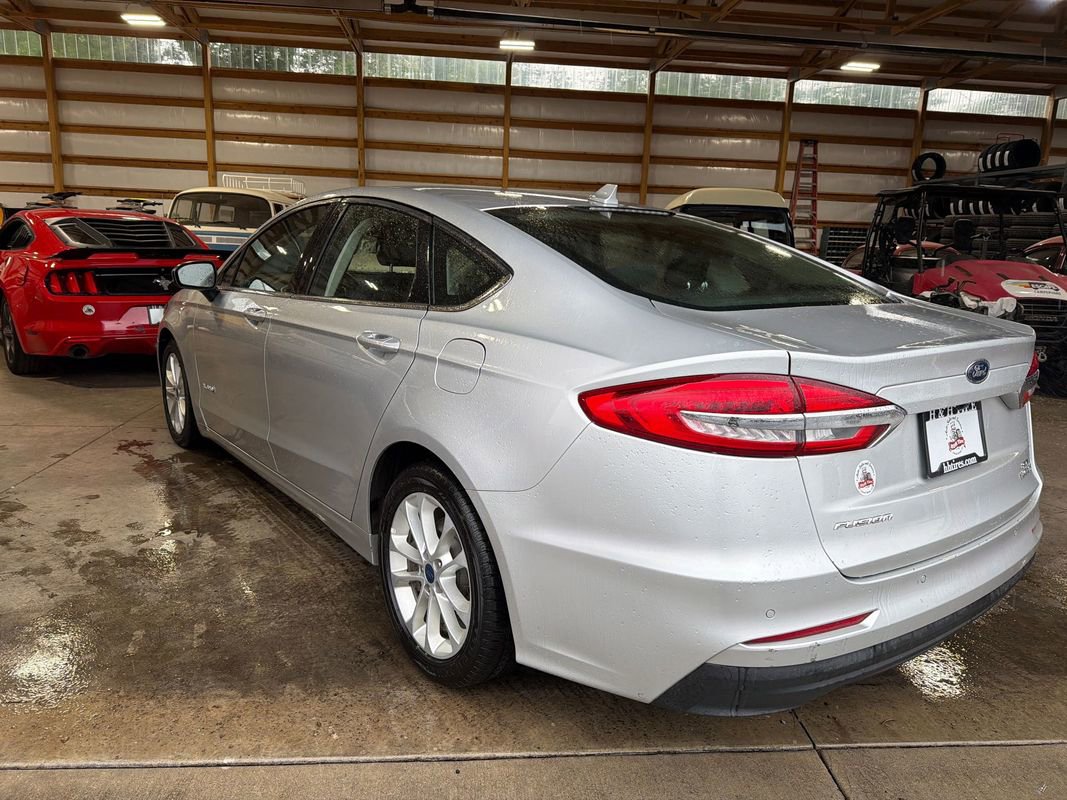 Used 2019 Ford Fusion SE FWD image 10