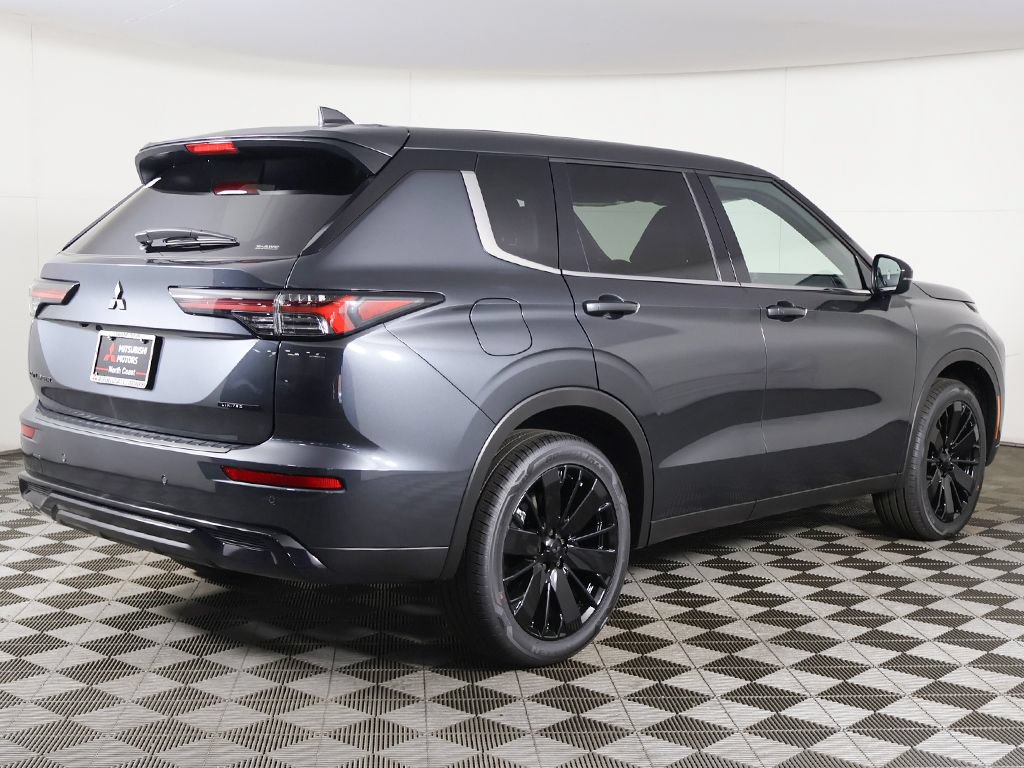New 2026 Mitsubishi Outlander LE AWD/4WD image 10