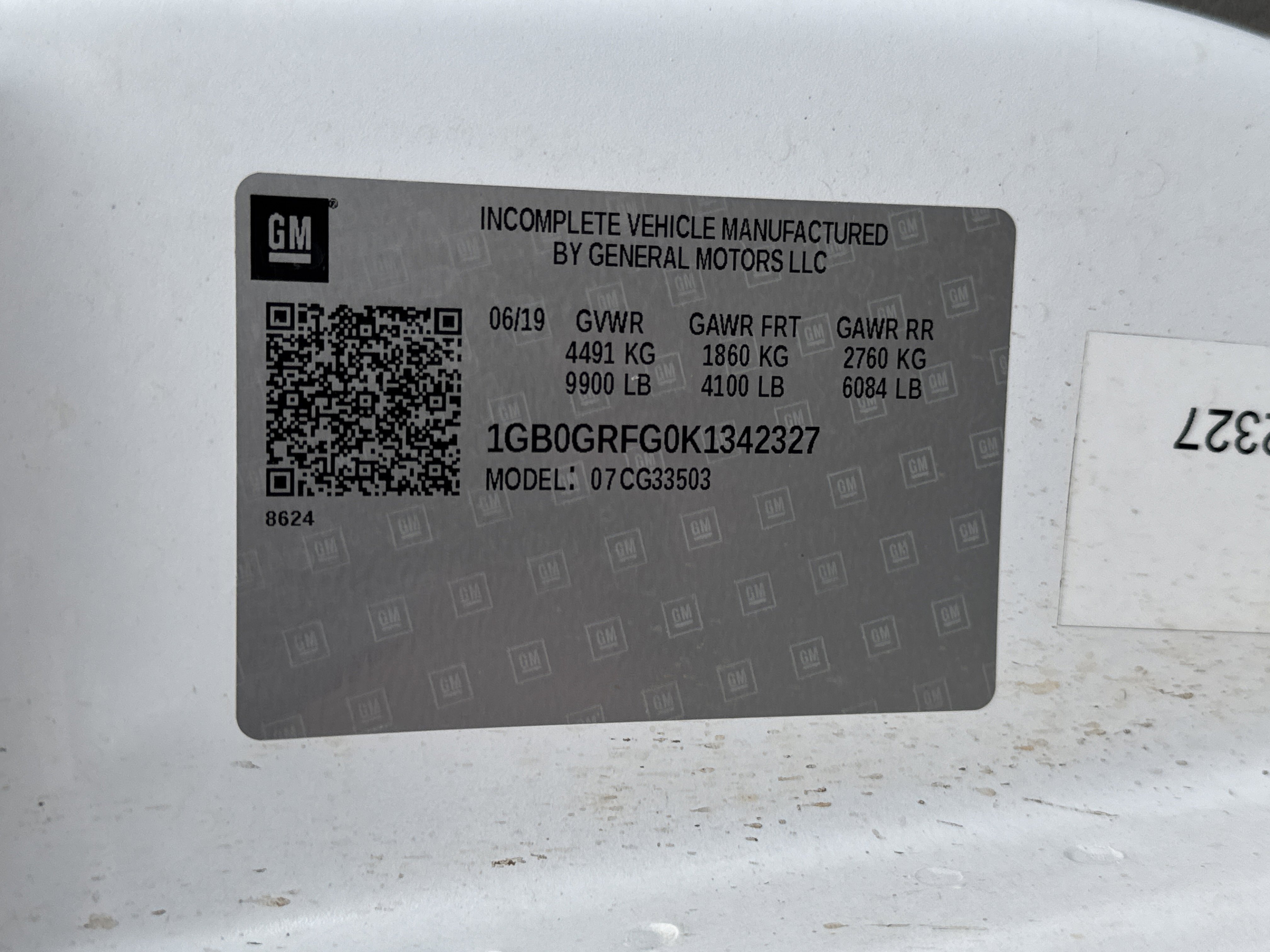 Used 2019 Chevrolet Express 3500 w/ Driver Convenience Package RWD image 26