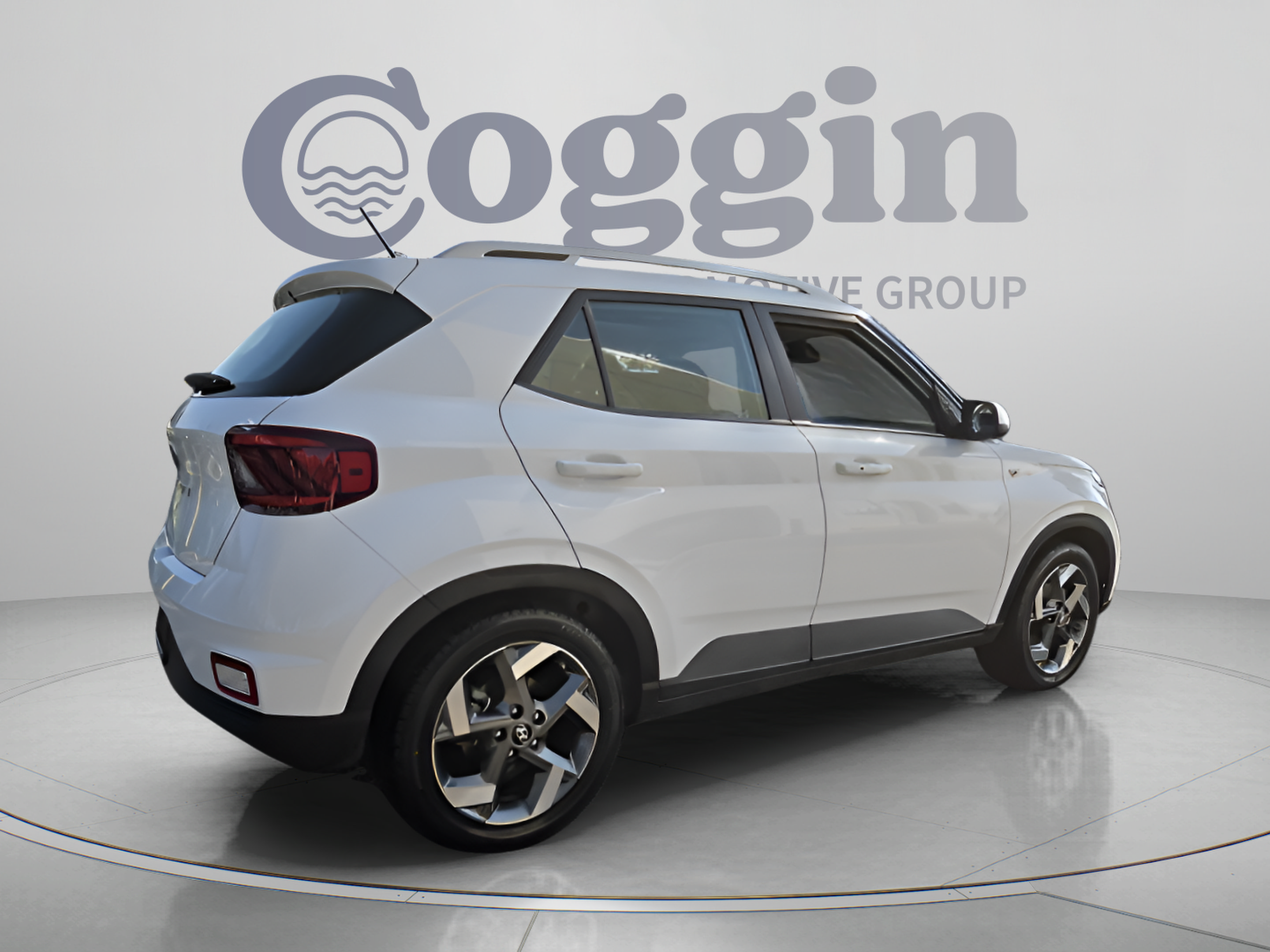 Used 2025 Hyundai Venue SEL FWD image 5