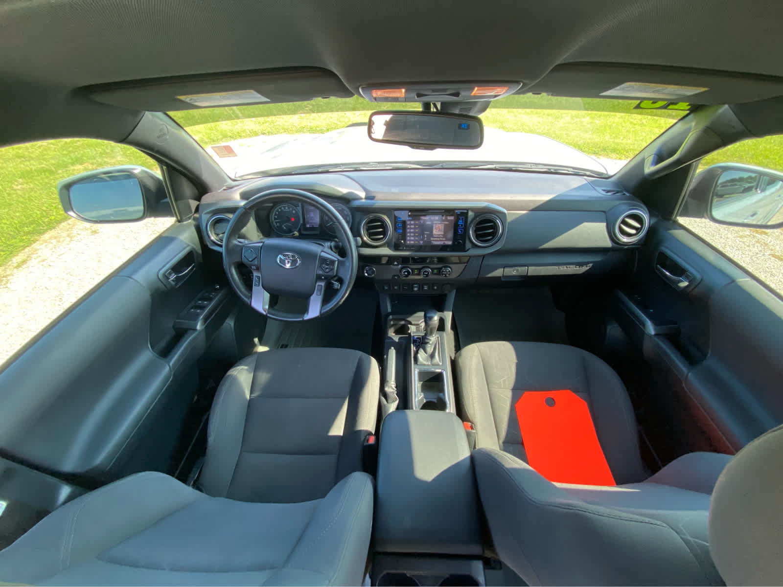 Used 2018 Toyota Tacoma TRD Sport w/ Technology Package RWD image 17