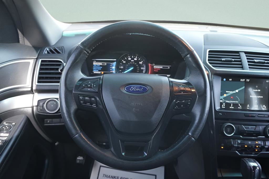 Used 2017 Ford Explorer XLT w/ Equipment Group 202A AWD/4WD image 18