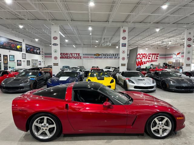 Used 2005 Chevrolet Corvette Coupe w/ Preferred Equipment Group RWD image 5