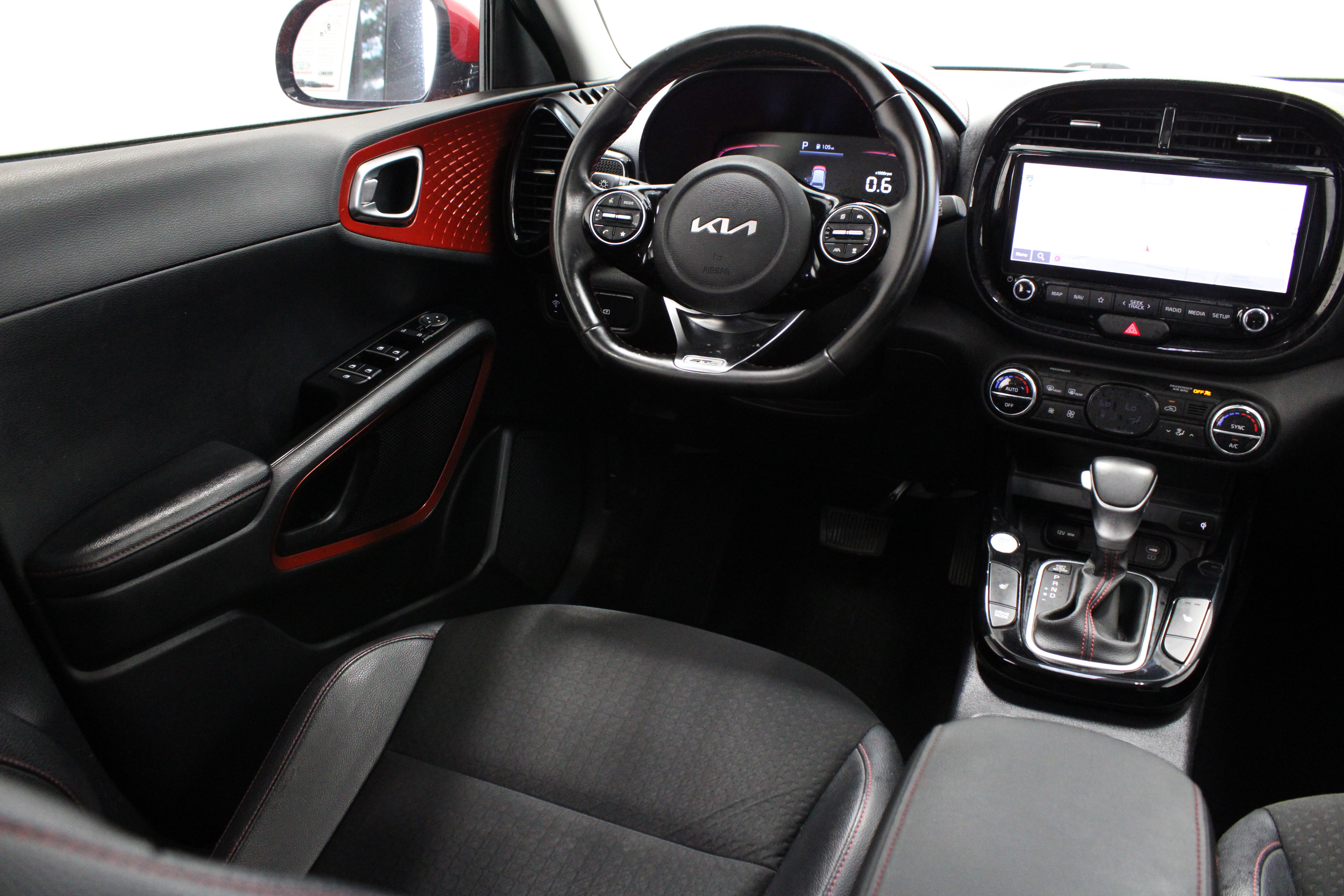 Used 2023 Kia Soul GT-Line w/ GT-Line Technology Package FWD image 33