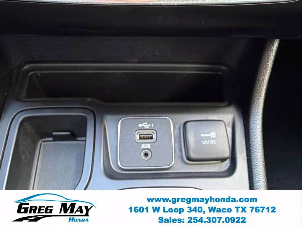 Used 2021 Jeep Cherokee Latitude FWD image 28