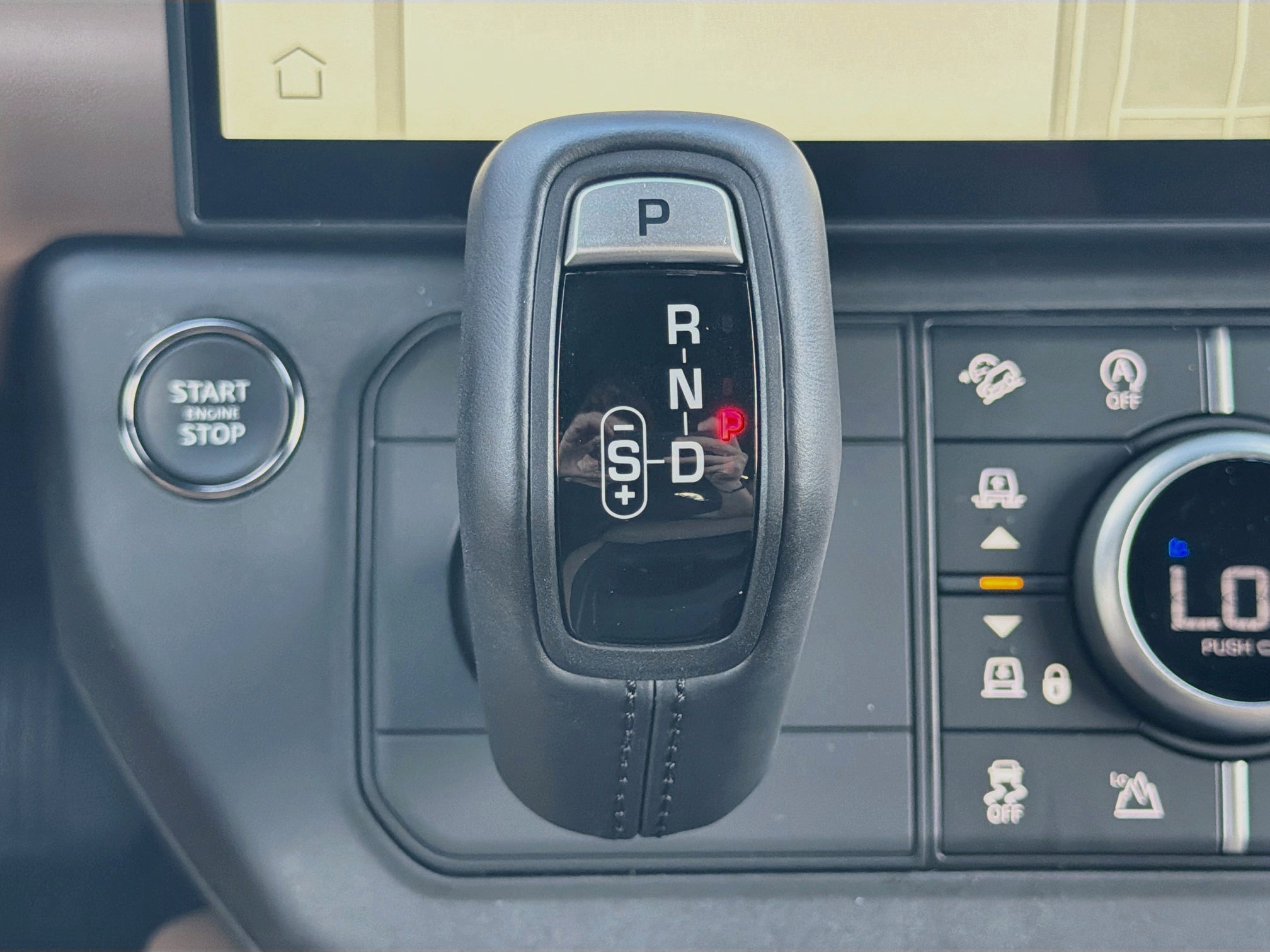 New 2026 Land Rover Defender 110 X-Dynamic SE AWD/4WD image 29